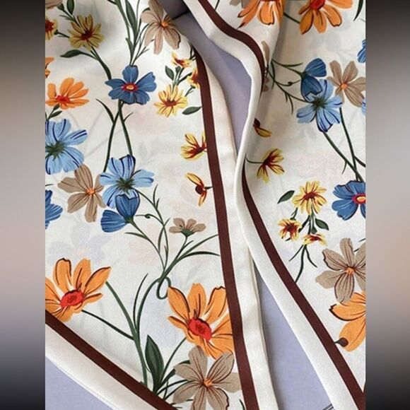 floral scarf S16 - Picture 3 of 5
